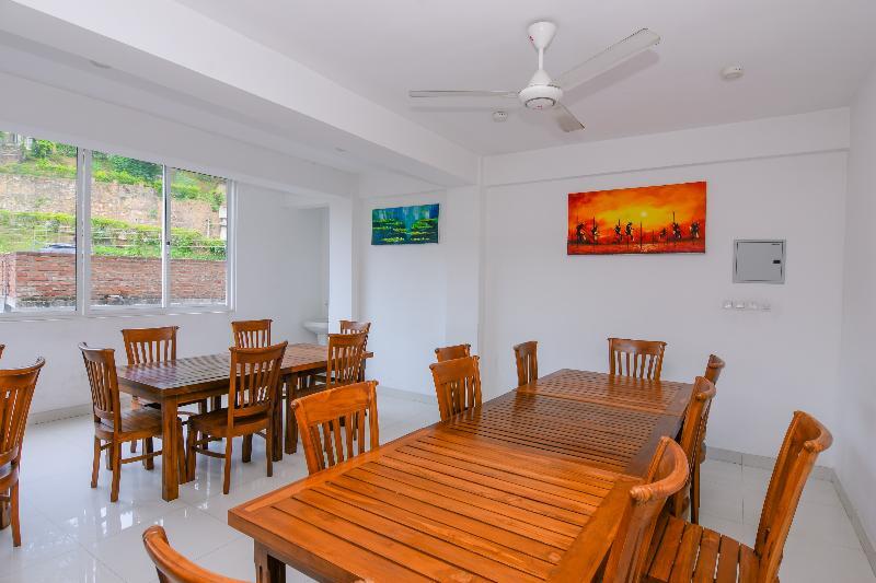 نوفارا إيلِيا Oyo 238 Selva'S Guest House المظهر الخارجي الصورة